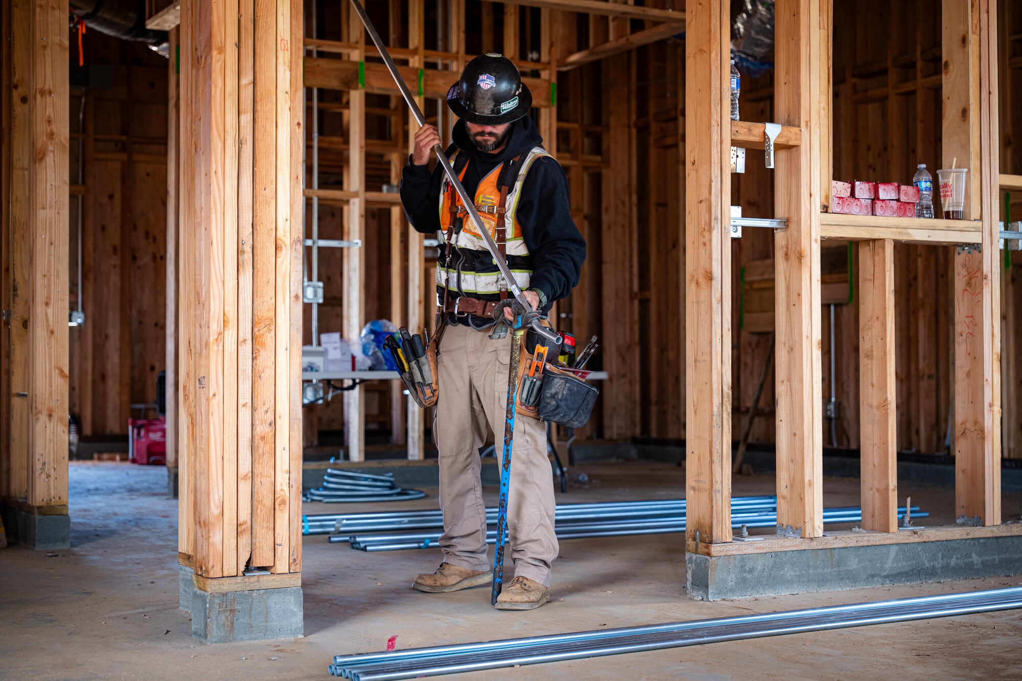 Foreman directing the crew on site
