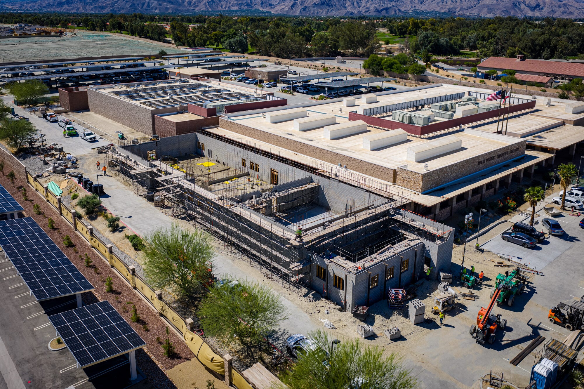 Aerial view of the Palm Desert Sheriff Station campus with rooftop solar
